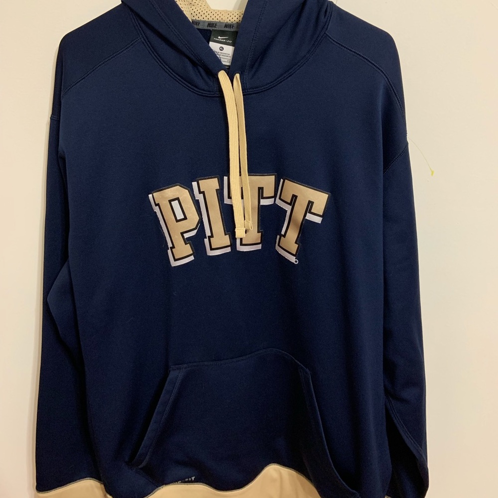GENTLY WORN NIKE HOODIE!! (PITT)
